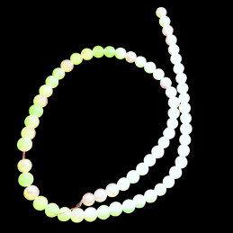 Fil de 64 perles rondes 6mm fluorescente vert brille dans le noir phosphorescente