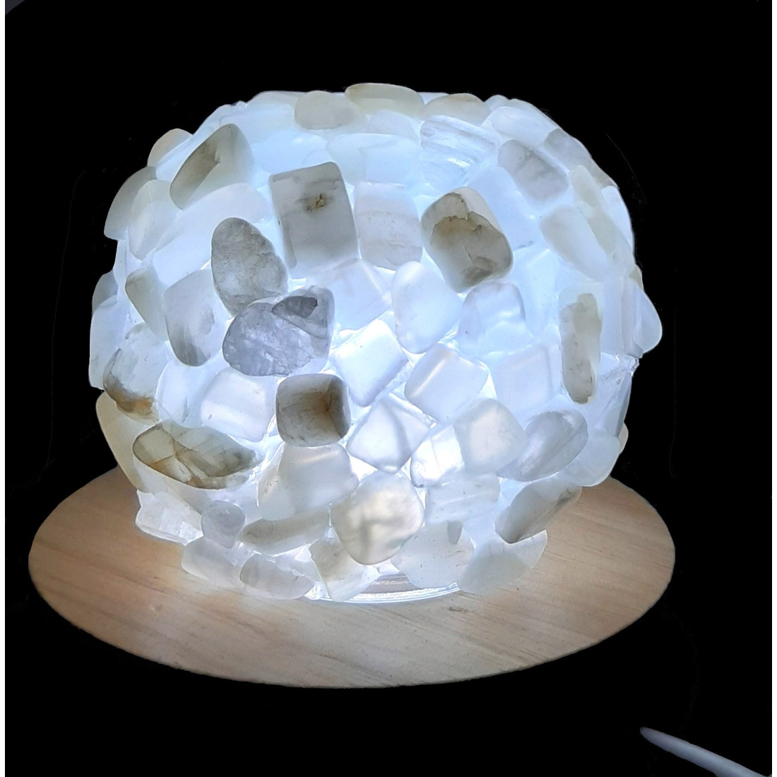Lampe à LED en pierres roulées de pierre de lune blanche  7 - 8cm diamètre 400 gr env