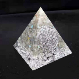 Pyramide orgonite orgone en résine et galets labradorite motif fleur de vie de vie orgo13 6cm