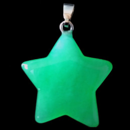 Pendentif petite étoile en jade vert teinté + chaine 2cm diamètre