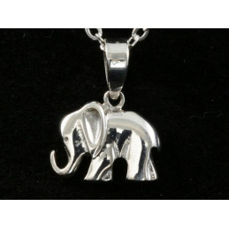 Pendentif éléphant trompe en l&#39air en argent + chaîne